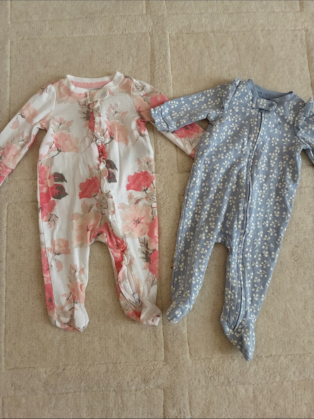Baby Gap - bundle of two footies